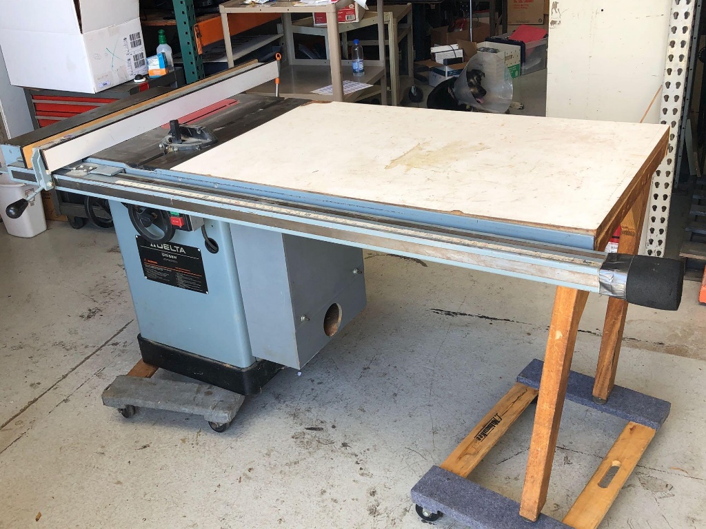 Delta 10 unisaw locedacu