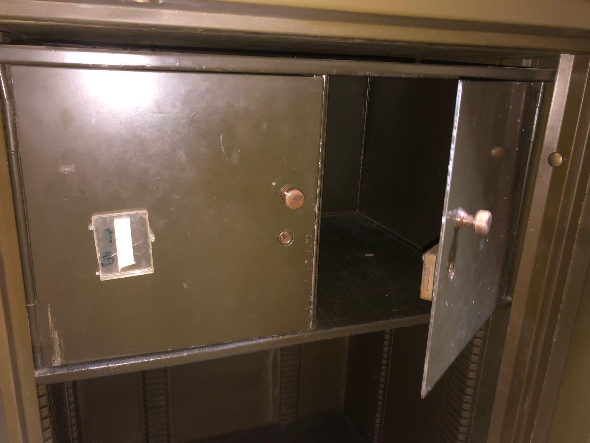 Yale Safe-Cabinet Standard M.E. Type, Remington | Proxibid, image size:2000x1500