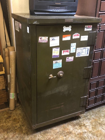 Yale Safe-Cabinet Standard M.E. Type, Remington Rand Inc