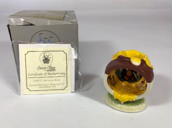 Winnie The Pooh Beeline to Honey Limited Edition Sculpture DC73 w/ CoA Disney Showcase Collection