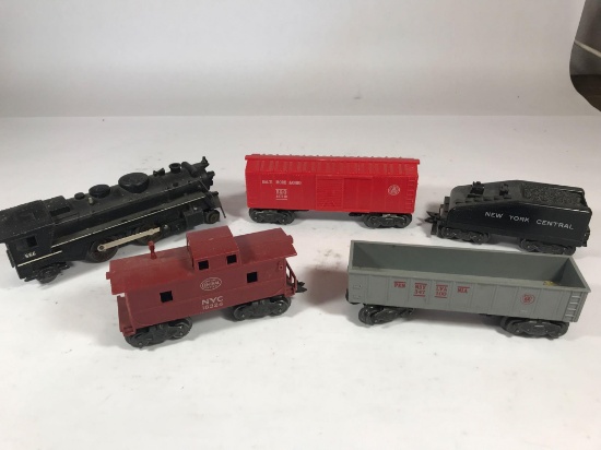 Marx Toy Train Engine And Cars And Tracks Motor