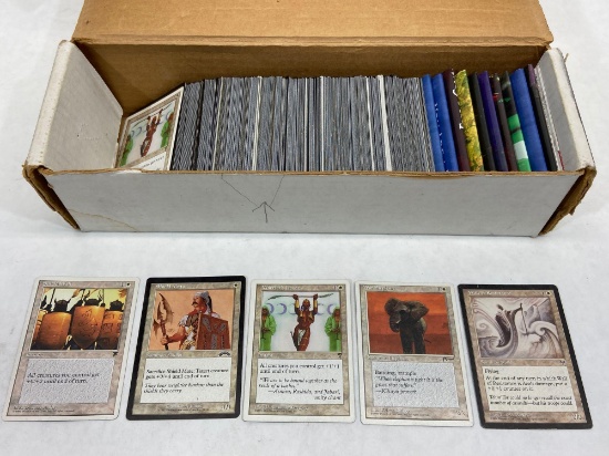 Box of 350+ MTG Magic The Gathering Trading Cards