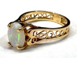 17K Gold & Opal Ring, Size 6 1/2