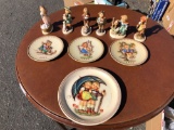 Box of Hummel Figurines & Plates 10 Units