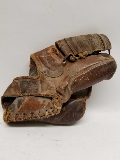 Vintage Rawlings PM2 Leather Baseball Glove