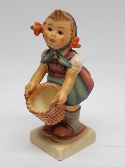 Hummel Goebel West Germany Figure Little Helper