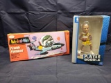 Weird ohs Unassembled model kit. Freddy Flameout. Player Bobble Dwight Howard. Nfl 3x shorts.