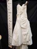 Casablanca Bridal Size 14 Left shoulder strap Ivory wedding gown with Attached Train