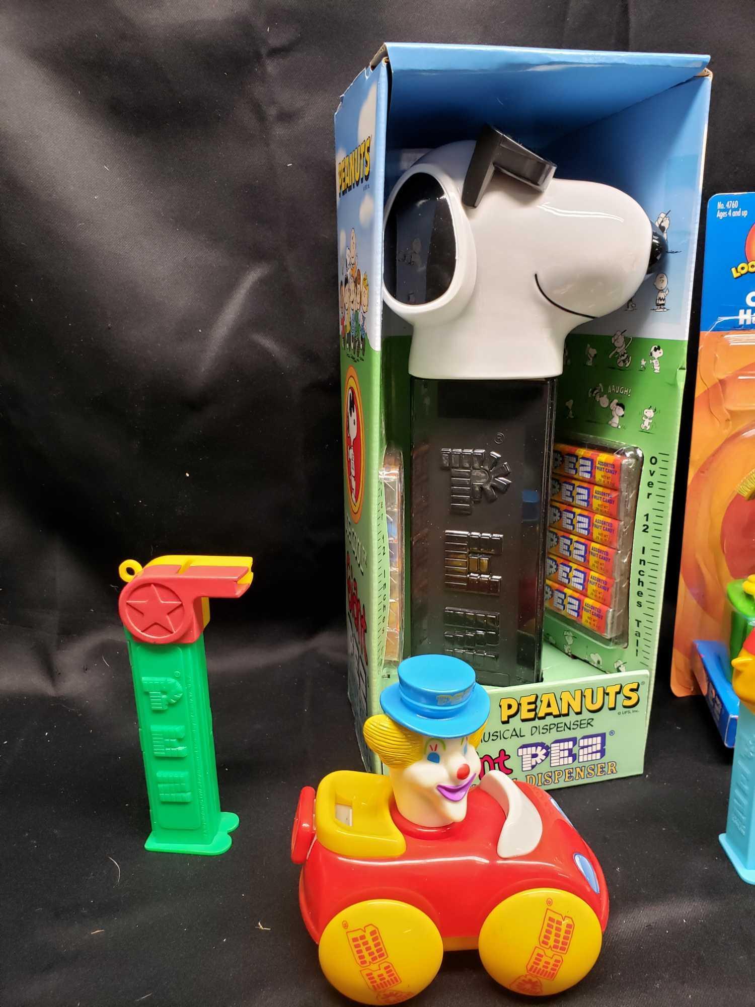 Snoopy Giant PEZ Candy Dispenser