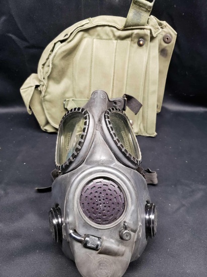 US M Gas Mask with bag