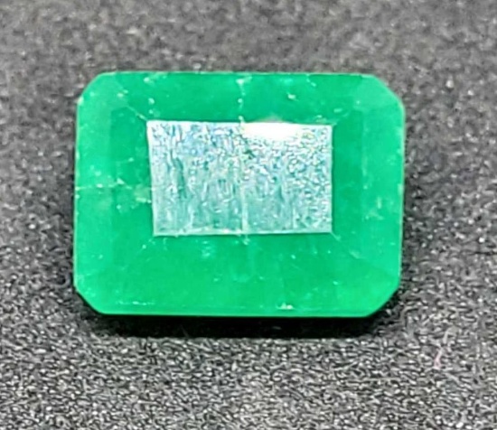 Emerald glowing green beauty 10.07ct huge stone natural beauty