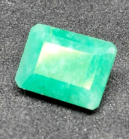 Emerald glowing green whopper 9.0ct large stone natural earth mined gemstone
