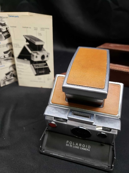 Polaroid SX-70 Land Camera With Case