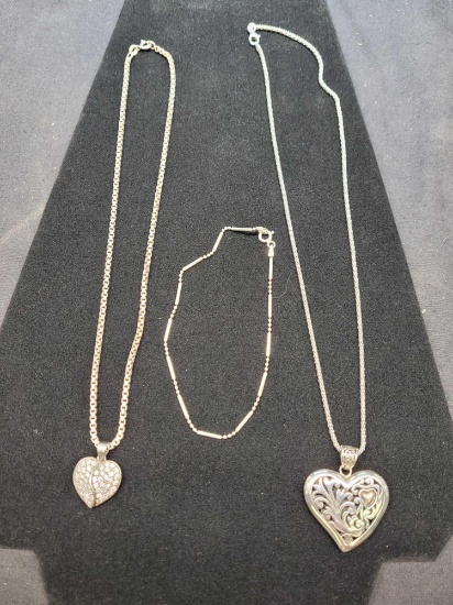Silver necklaces with heart pendant and anklet