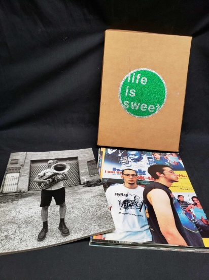 The 1998 Video Music Awards program and Photo cards