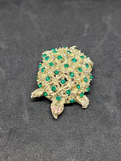 Sterling silver plated designer turtle broach with green gemstone antique 20+ct