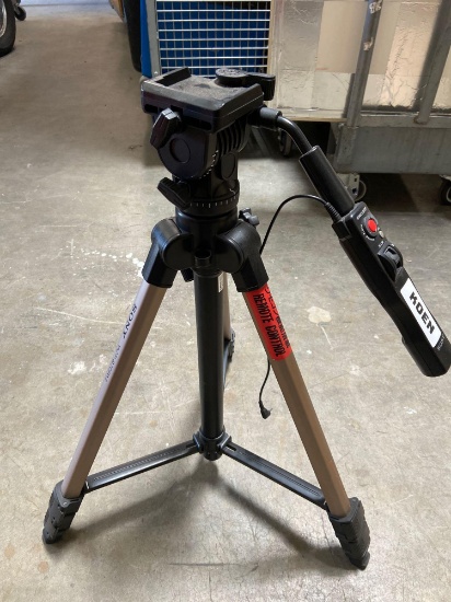 Sony VCT-870RM tripod with remote
