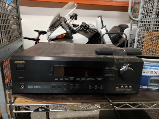 Onkyo wide range Amplifier Receiver TX-SR501. Bose speaker system