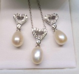 Peral necklace with earrings