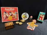 Vuntage Snow White and Seven Dwarfs plastic ornaments Tea Set Dopey puppet music box not working