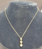 Stunning 10kt Gold 3 diamond necklace