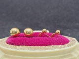 2 sets of 14kt gold earrings