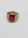 10K Gold with Ruby Stone 5.12g