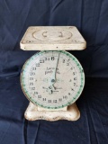 Vintage American Family Scale