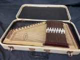 Autoharp silvertone harpsichord in hard case