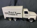 1995 sees candies box truck 10 in long 3 in wide