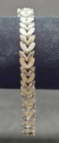 Stunning bracelet 7 1/2 inches long. 8.50g