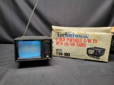 Technisonic 5 in Portable B/W TV w Am/Fm radio