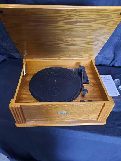 Vintage Crosley record player model CR 47 with manual