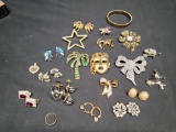 Beautiful pins earrings Goldtone and Silvertone Jewelry