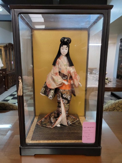 Hakata doll with nice wooden and glass case