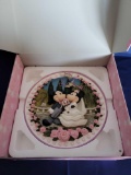 Disney Mickey Minnie Wedding Collector Plate in Box