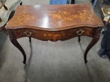 Vintage single dewar piece with floral designs
