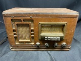 Vintage 1940s Sears Silvertone Model 1561 Tube Radio