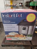Insta Pot Multi Use Pressure Cooker New