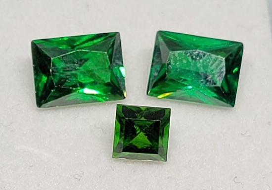 Beautiful 5.59ct Green Square and Princess cut Emerald gemstone