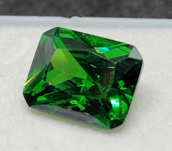 Square cut Green Emerald 5.28ct gemstone