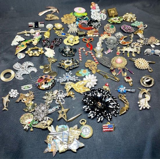 Vintage High End Broaches Jewelry