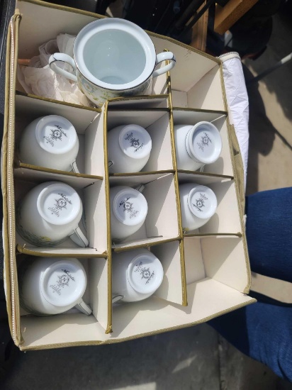 noritaki set 8 plates 8 saucers creamer sugar