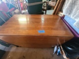 Folding Dining Room Table w/ x2 12in leaves