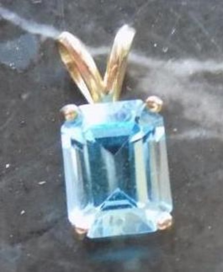 14 kt gold pendant blue topaz 2+ ct vs high quality pure tested gold