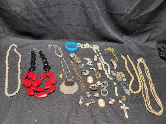 Beautiful Costume Jewelry Rosary and Medallions