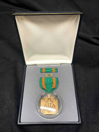 US Navy Achievement Presentation Set - Medal, Ribbon & Lapel Pin