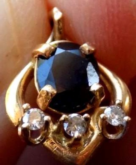 14 kt Yellow Gold Diamond and Royal Blue Sapphire Pendant VS Stone High Quality Gems