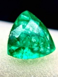 Stunning 5.50ct Trillion Cut Emerald Mega Glow Almost Radioactive