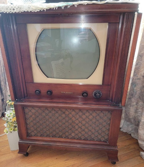 1950s Golden Throat Tone RCA Victor Television Vintage